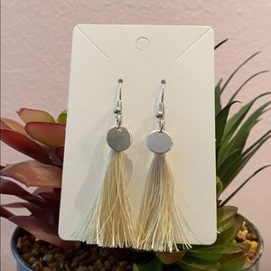 New Boho Cream Tassel Date Night Earrings💛
